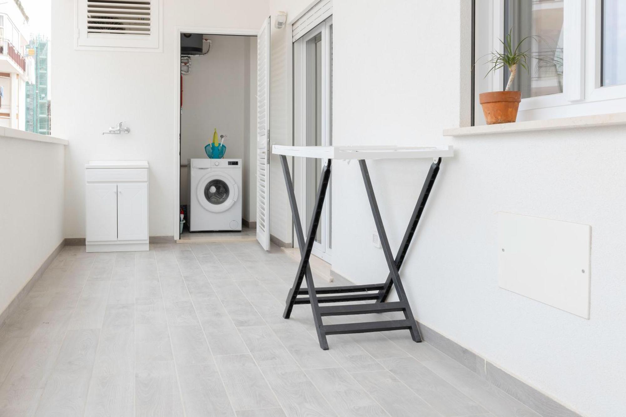 Prima Classe - With Private Garage - Apartment Molfetta
