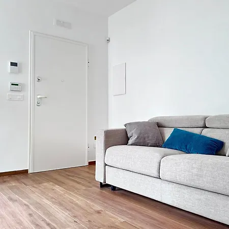 Prima Classe Apartment - Central Apartment With Private Garage - Molfetta Buitenkant foto