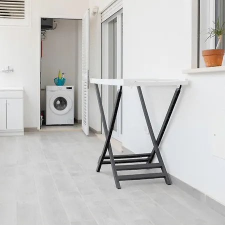 Prima Classe Apartment - Central Apartment With Private Garage - Molfetta Buitenkant foto