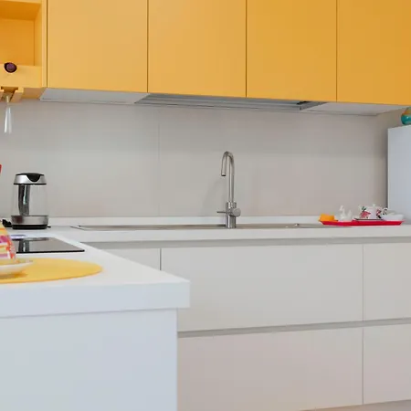 Prima Classe Apartment - Central Apartment With Private Garage - Molfetta Buitenkant foto